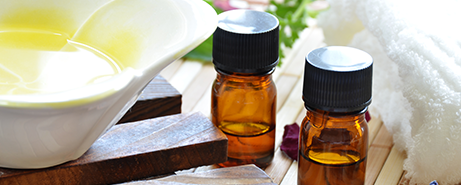 「業務で使用する肌への刺激が少なく、 伸びのよいオイルを作りたい」