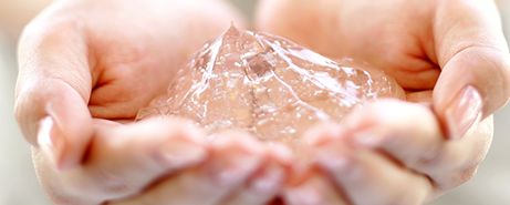 「エステシャンの手にやさしい水溶性のジェルを使用したい」 「機器のマッサージにも使用したい」